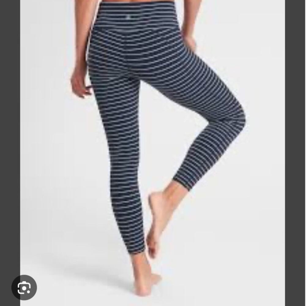 Athleta Stripe Salutation 7/8 Legging S